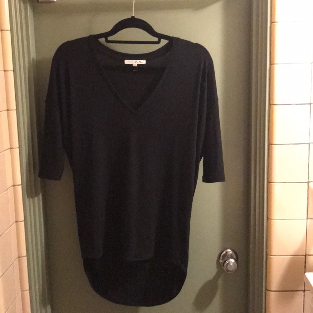 Express v-neck three quarters sleeve tee